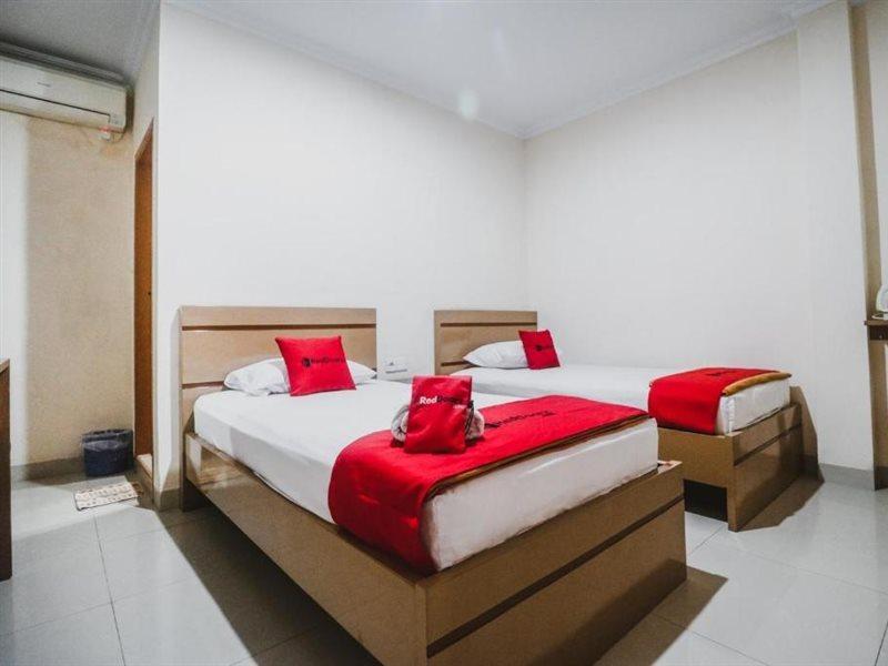 Reddoorz Plus Near Wtc Batanghari Mall Tanjungjohor Dış mekan fotoğraf