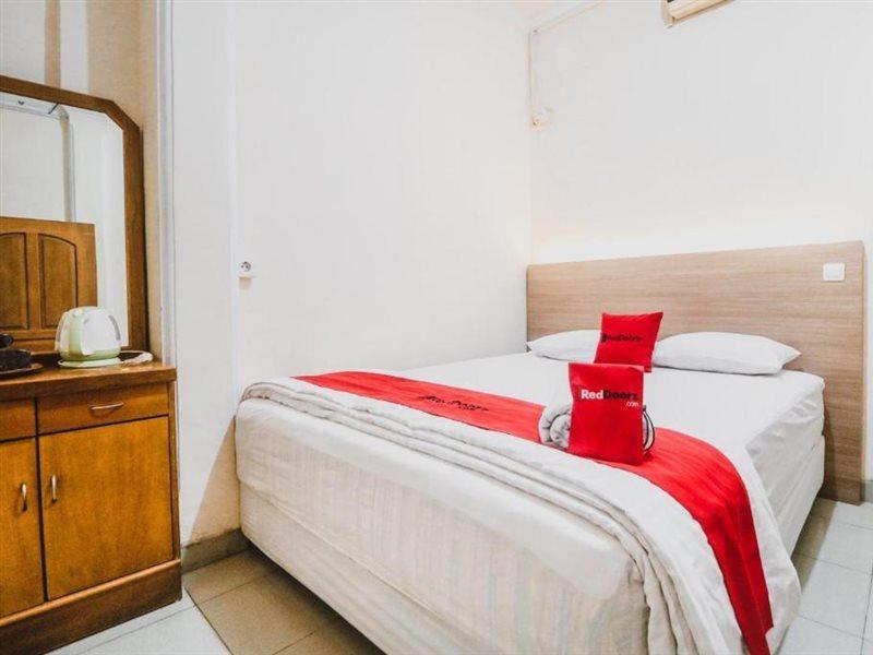 Reddoorz Plus Near Wtc Batanghari Mall Tanjungjohor Dış mekan fotoğraf