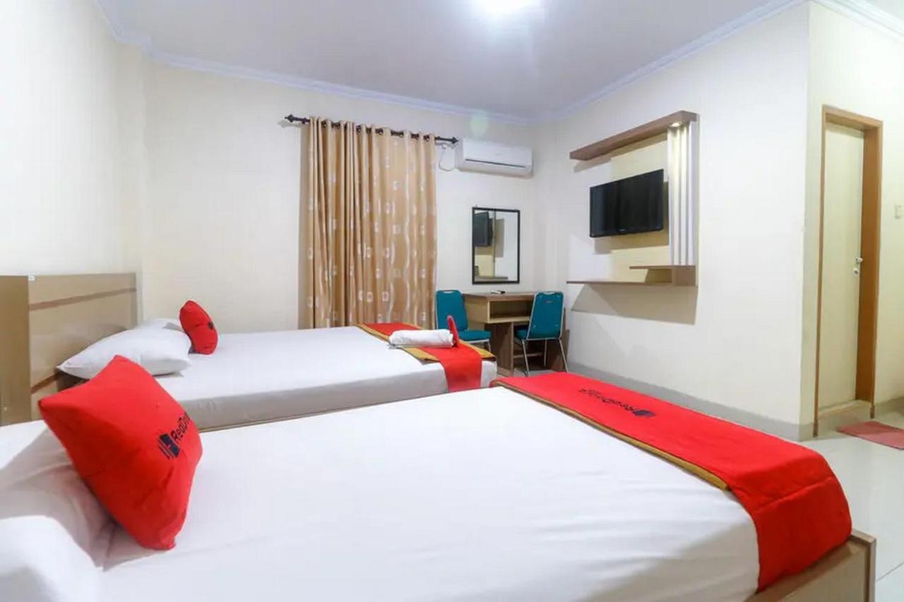Reddoorz Plus Near Wtc Batanghari Mall Tanjungjohor Dış mekan fotoğraf