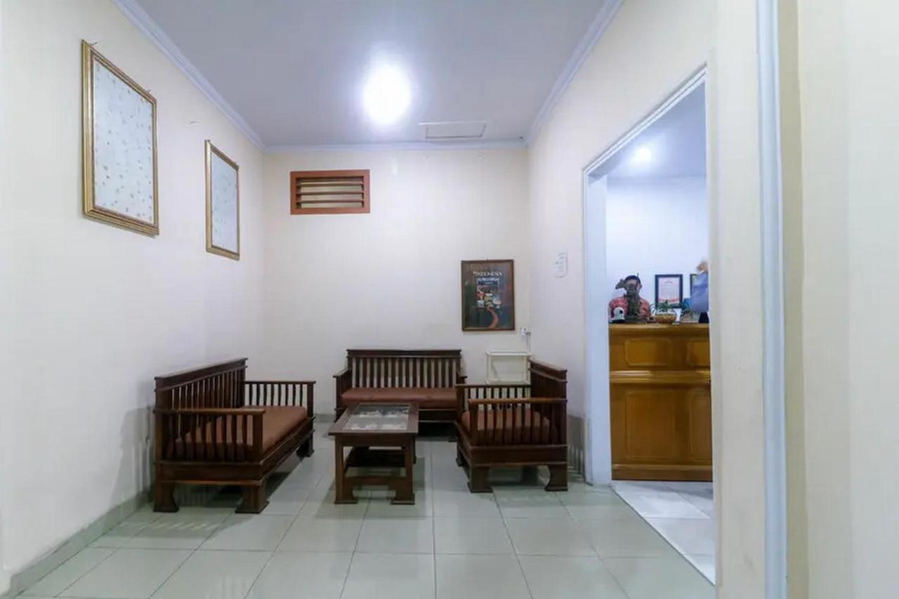 Reddoorz Plus Near Wtc Batanghari Mall Tanjungjohor Dış mekan fotoğraf