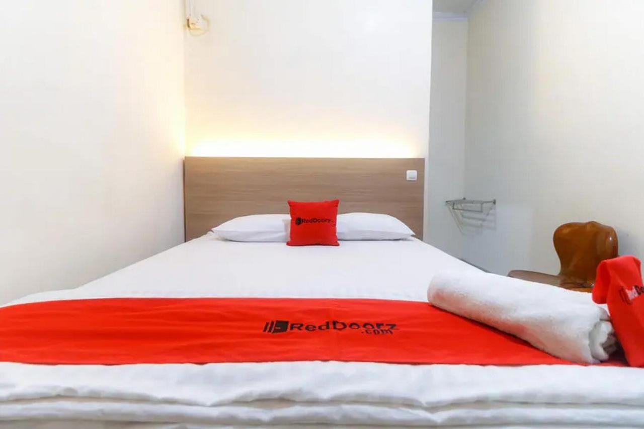 Reddoorz Plus Near Wtc Batanghari Mall Tanjungjohor Dış mekan fotoğraf