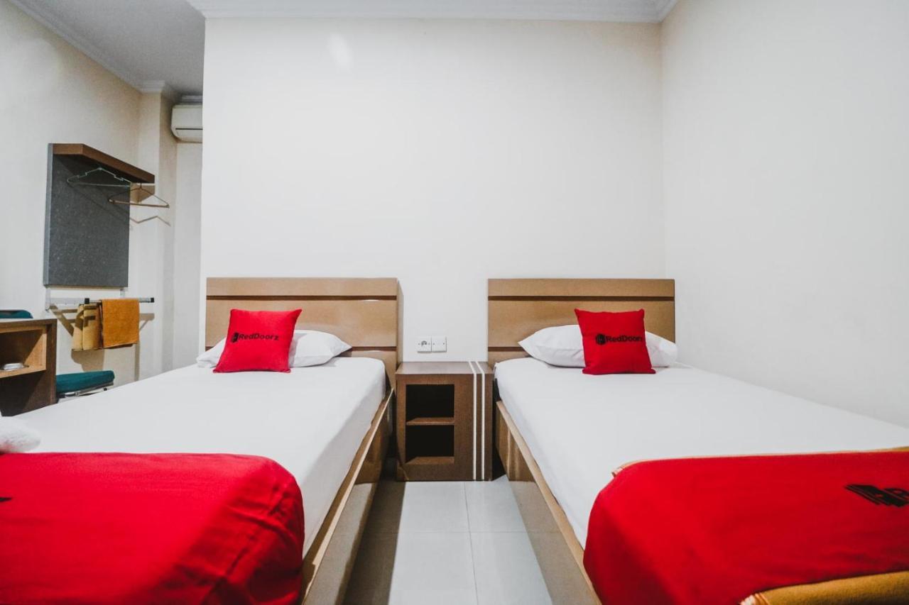 Reddoorz Plus Near Wtc Batanghari Mall Tanjungjohor Dış mekan fotoğraf