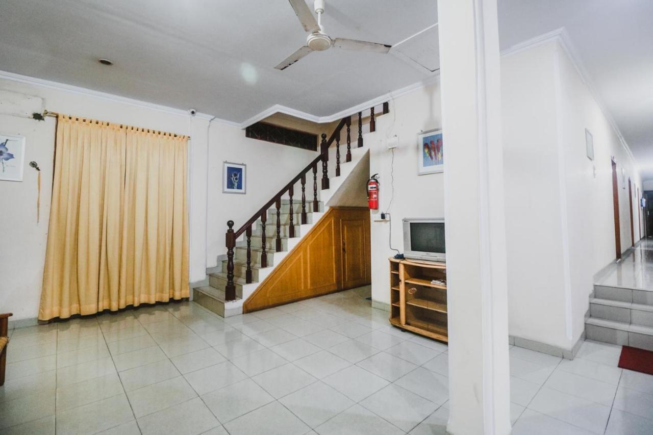 Reddoorz Plus Near Wtc Batanghari Mall Tanjungjohor Dış mekan fotoğraf